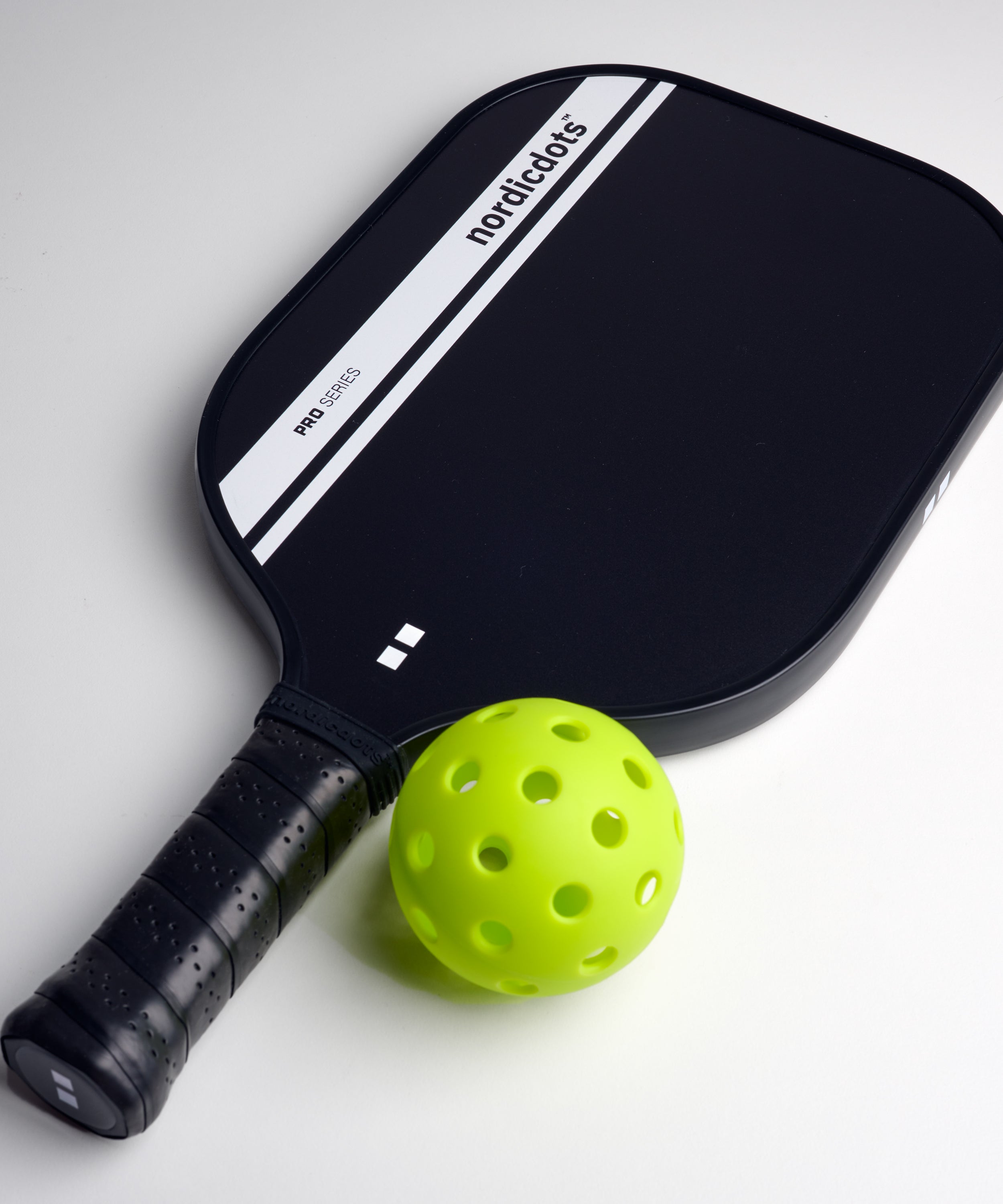 nordicdots Pro Series Pickleball Paddle - Stealth Black